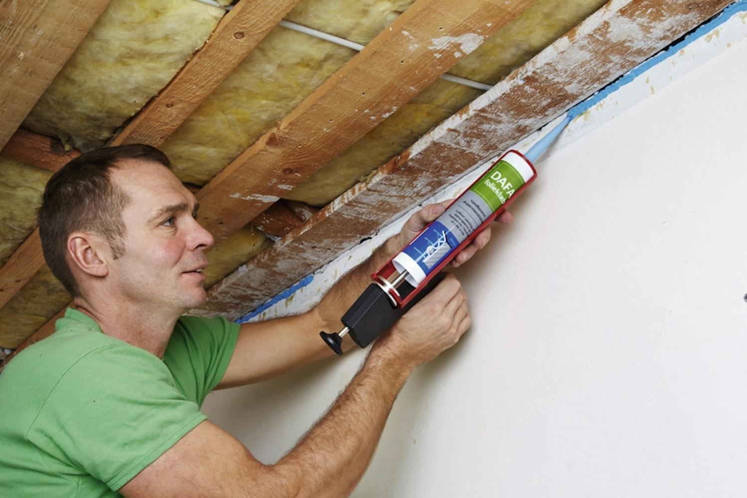 Folielim på dampsperre Bruk folielim på dampsperre